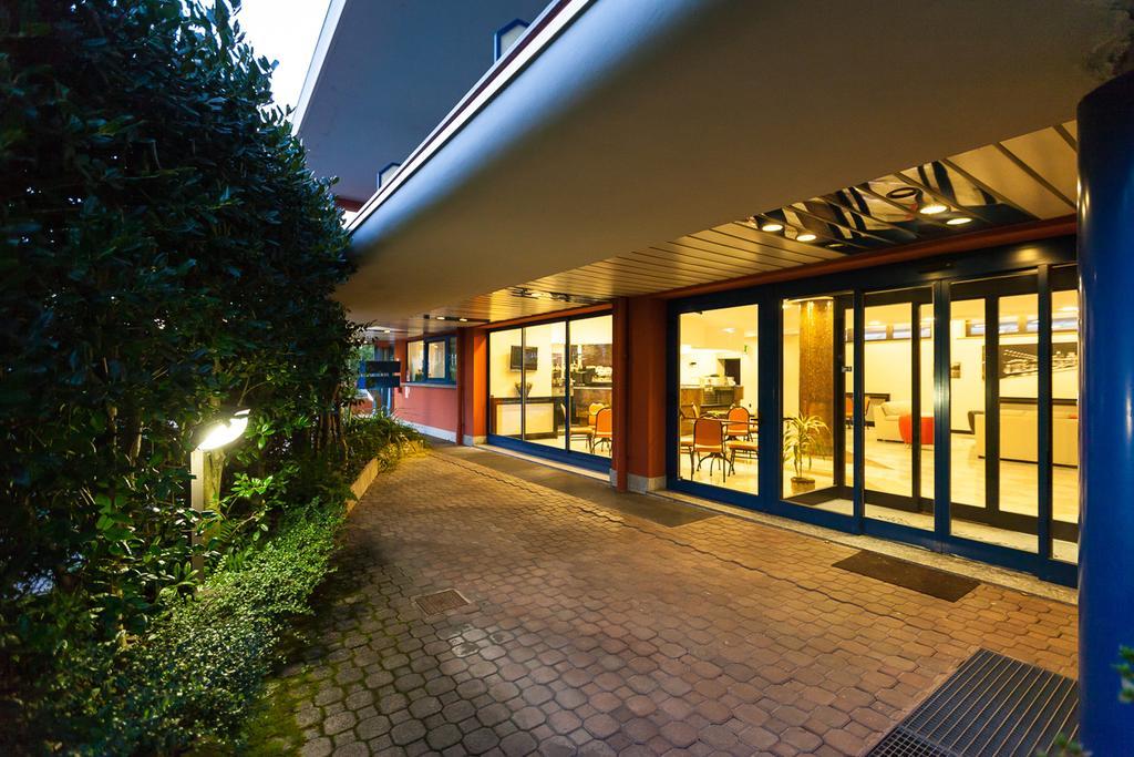 Blue Relais Maggiore Hotel Dormelletto Exterior photo